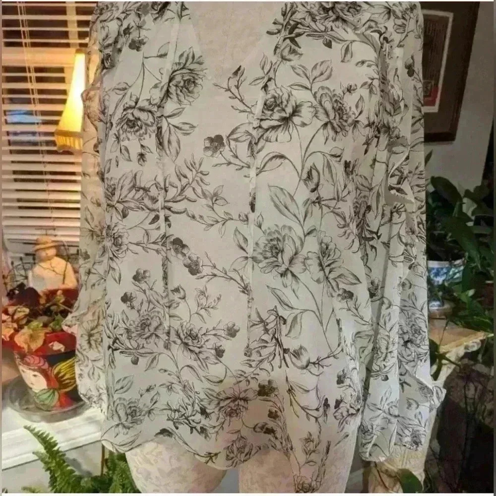 Calvin Klein Women's Top Size XL